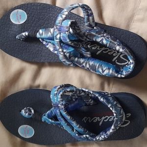 Skechers yoga foam sandals